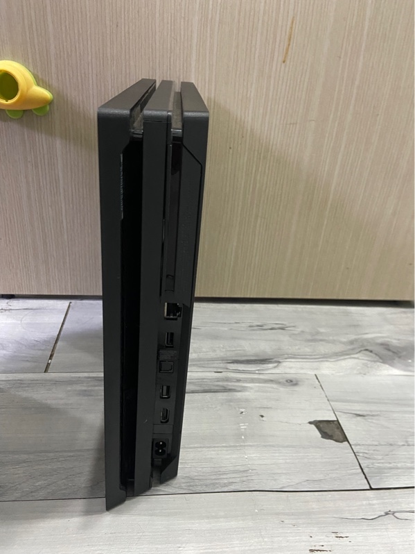 Máy chơi game PS4 Pro - CUH-7202B - Firmware 13.52 - Chưa Hack - 1TB - Màu đen - Ngoại hình: 97% - Kèm Nguồn , HDMI, 1 Tay Cầm