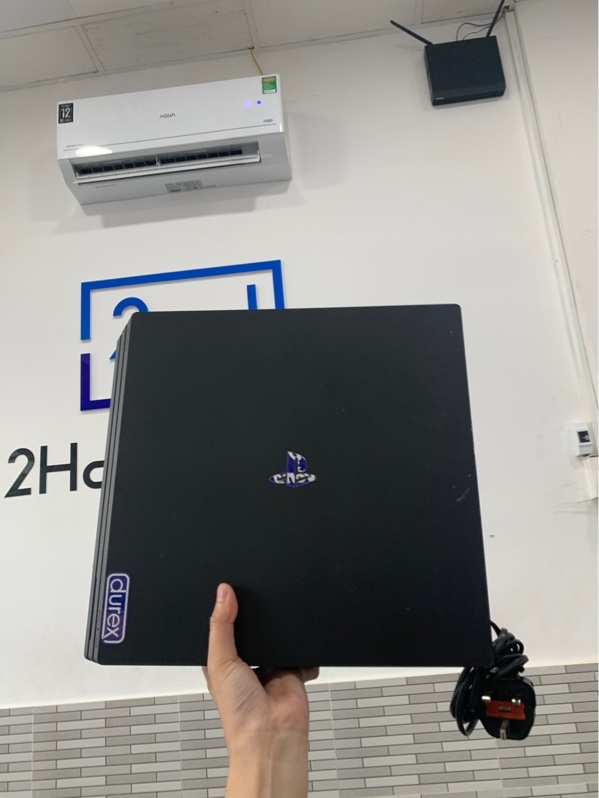 Máy chơi game Ps4 pro cuh-72188 - Fimwere 13.52, 1tb - Màu đen - Ngoại hình: 97% - Body