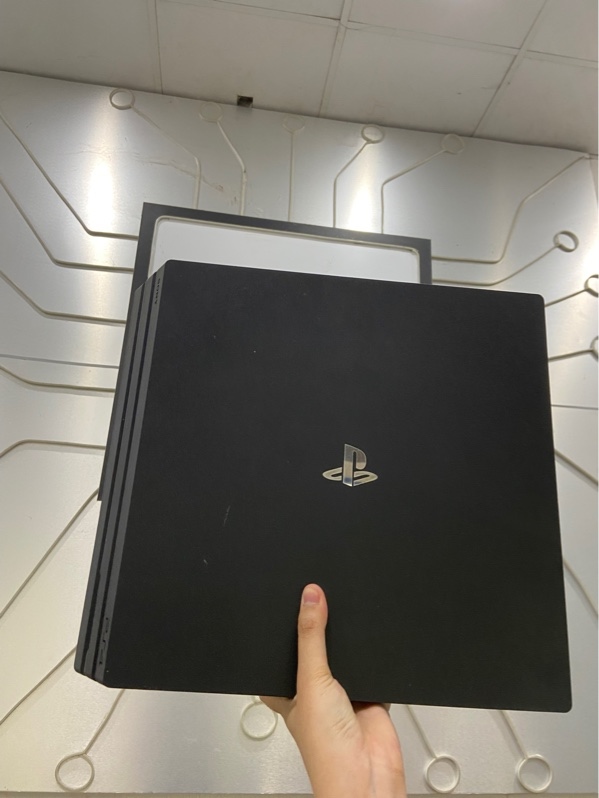 Máy Chơi Game PS4 Pro - CUH-7218B - 1TB - Đã Hack - Firmware 12.52 - Màu đen - Ngoại hình: 97% - Kèm 1 nguồn + 01 tay cầm ( trôi 2 cần )