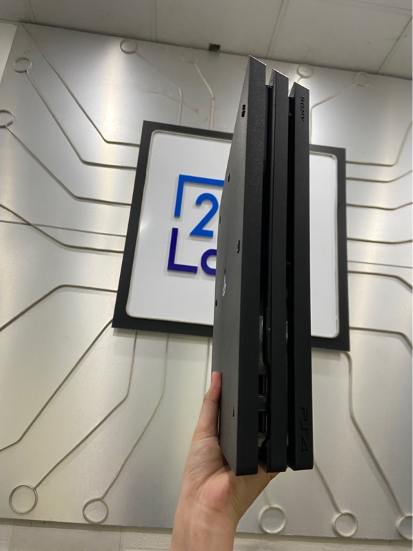 Máy Chơi Game PS4 Pro - CUH-7218B - 1TB - Đã Hack - Firmware 12.52 - Màu đen - Ngoại hình: 97% - Kèm 1 nguồn + 01 tay cầm ( trôi 2 cần )