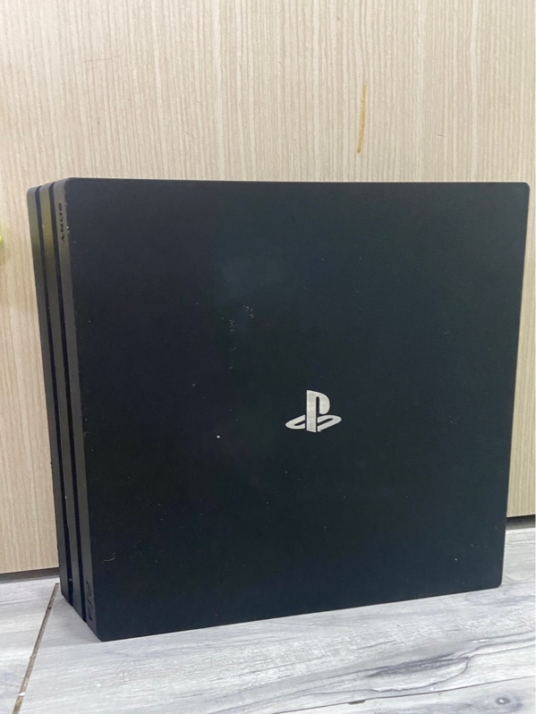 Máy chơi game PS4 Pro - Đã hack - CUH-7017B 1TB - Firmware 9.0 - Màu đen - Ngoại hình: 97.5% - Kèm nguồn + 1 tay cầm