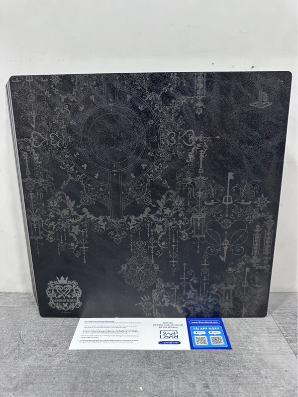 Máy chơi game PS4 Pro - Đã hack qua USB - Firmware 11 - 1TB - Màu đen - Ngoại hình 98% - Bụi, dán hoặc khắc máy - Kèm tay cầm PS4 + USB hack + Nguồn + HDMI
