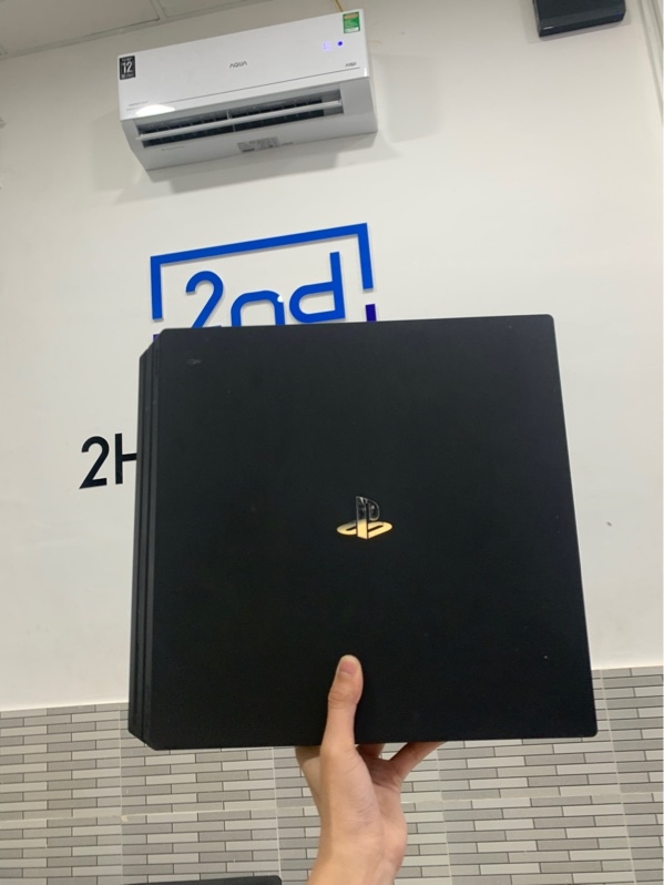 Máy chơi game PS4 pro - Fimware 14.00, 1tb - Màu đen - Ngoại hình: 97% - Kèm tay nguồn