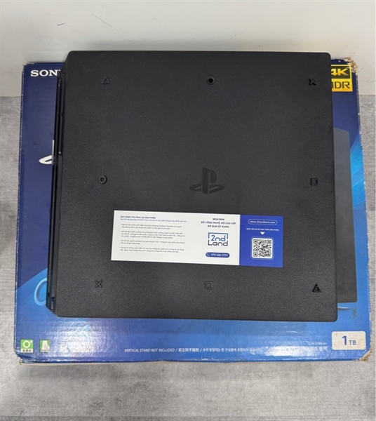 Máy chơi game PS4 Pro - Fimware 7.02 ( Fimware thấp hack được ) - Màu đen - Ngoại hình 97% - Box - Kèm 1 tay cầm + dây nguồn + dây HDMI 2