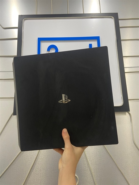 Máy chơi game PS4 Pro - Ổ cứng 1TB - Firmware 11.00 ( có thể hack ) - Màu đen - Ngoại hình: 98% - Body - Kèm nguồn + HDMI + 1 tay cầm