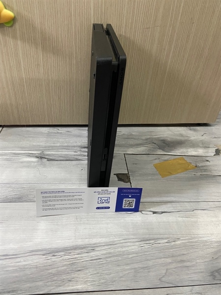 Máy chơi game PS4 Slim - 1TB - CUH-2218B - Firmware 9.0 - Màu đen - Ngoại hình: 98% - Kèm 1 tay ( tróc cao su analog trái ) + dây nguồn + HDMI 1
