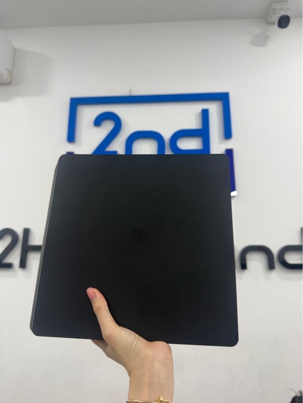 Máy chơi game PS4 Slim - 500GB - Chưa hack - Fimware 13.02 - Màu đen - Ngoại hình 97% - Kèm box , nguồn , hdmi , dây micro , tay slim