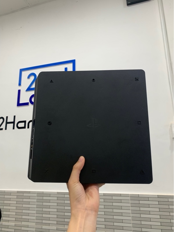 Máy chơi game PS4 Slim - 500GB - Fimwere: 13.02 - Màu đen - Ngoại hình: 98% - Kèm 1 tay linh kiện