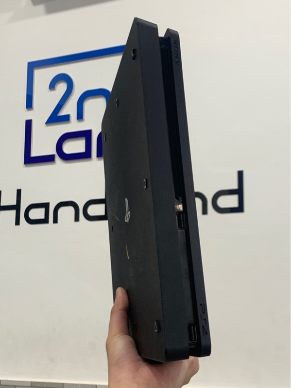 Máy chơi game PS4 slim - Fimwere 13.25, 1tb - Màu đen - Ngoại hình: 97% - Loa rè, mất rung, trầy body - Kèm tay cầm