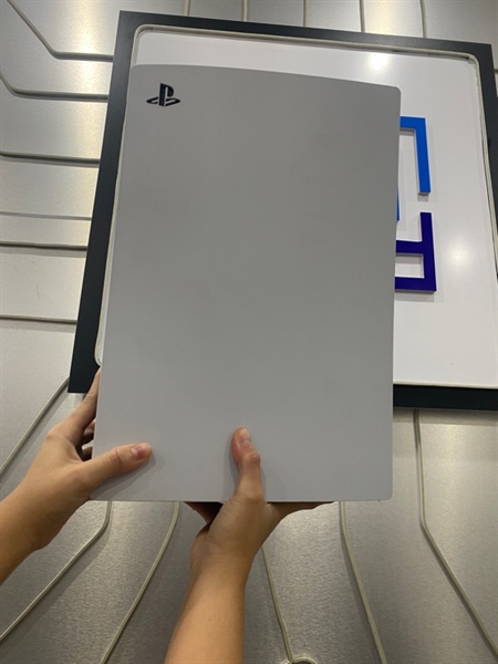 Máy chơi game PS5 - 825GB - Firmware 10.01 - Bản ổ đĩa - Màu trắng - Ngoại hình: 98% - Box - Kèm 1 tay, 1 nguồn, 1 HDMI, 1 đế 1