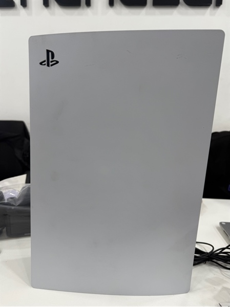 Máy chơi game PS5 (CFI-1018A) Standard ổ đĩa - 825GB - Firmware 25.03 - Màu trắng - Ngoại hình 97% - mất ốc - Kèm Box , nguồn , hdmi , 1 tay cầm 1