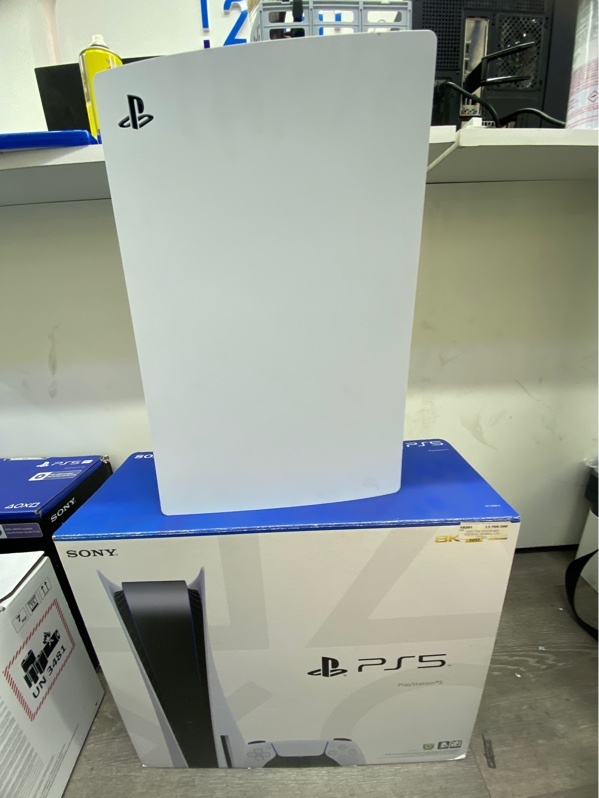 Máy chơi game PS5 Fat có ổ đĩa - CFI-1218A - FW 26.01 - 825gb - Màu trắng - Ngoại hình 97% - Kèm box, tay cầm, dây nguồn, dây HDM
