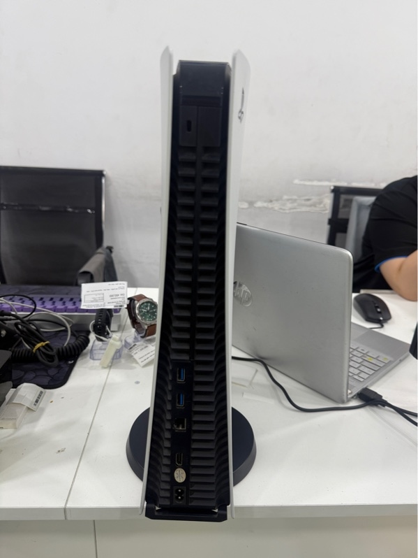 Máy chơi game PS5 fat Digital CFI-1000B - 825GB - Firmware 12.40 - Màu trắng - Ngoại hình 97% - Máy ố - Kèm 1 đế , 1 nguồn , 1 tay , 1 đế sạc , 1 HDMI