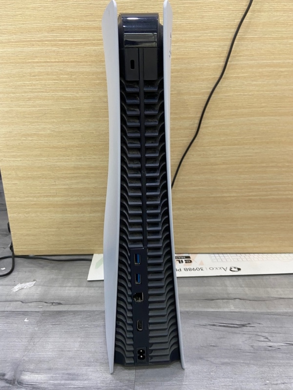 Máy chơi game PS5 Fat Standard - 825Gb CFI-118A - Màu trắng - Ngoại hình: 97% - Kèm Box + nguồn + hdmi + tay cầm