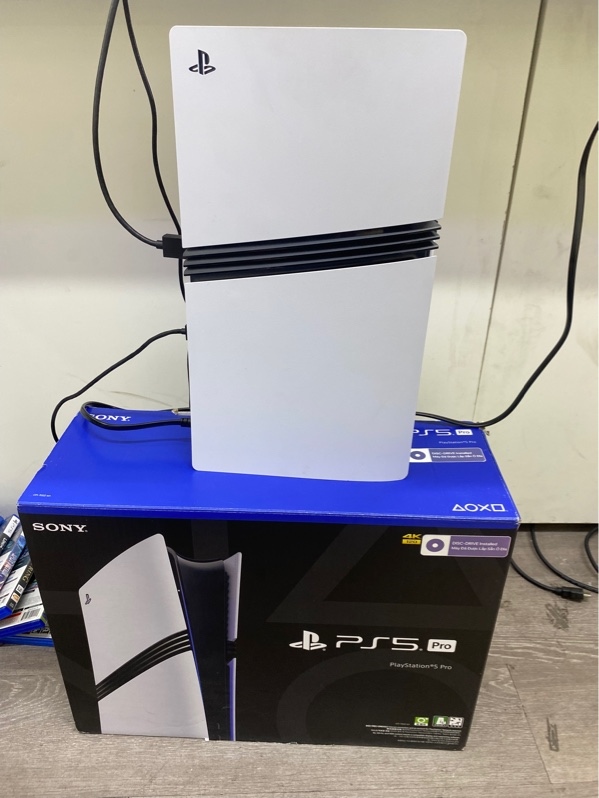 Máy chơi game PS5 Pro có ổ đĩa - CFI-7022 - FW 26.05 - 2Tb - Màu trắng - Ngoại hình 98% - Kèm box, tay cầm, dây nguồn, dây HDM