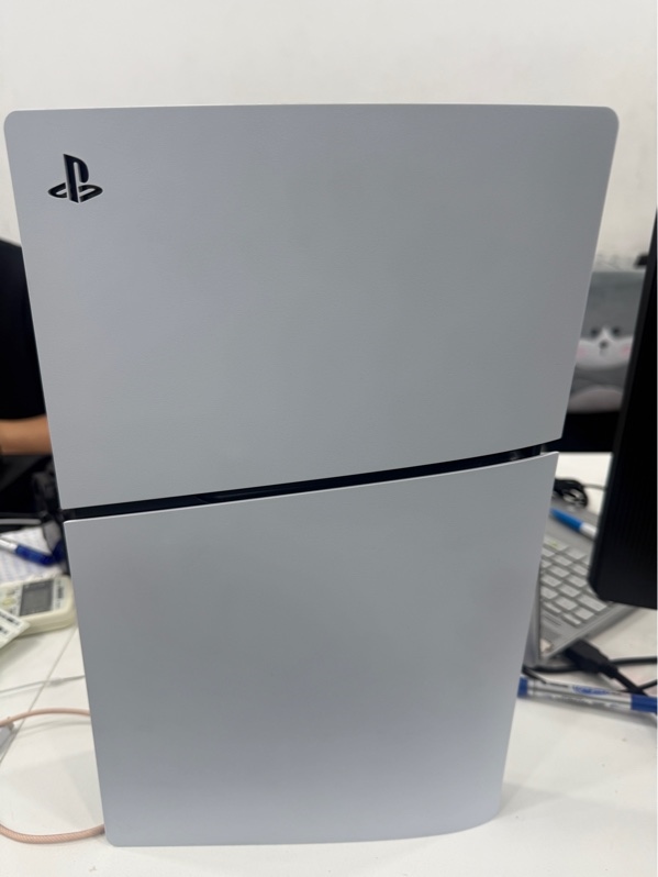 Máy chơi game PS5 Slim bản digital 850Gb - Firmware 26.04 - Màu trắng - Ngoại hình 98% - Kèm 1 tay cầm , nguồn , HDMI , USB-C