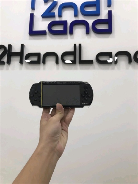 Máy chơi game PSP 3000 - Đã hack - Màu đen - Ngoại hình 97% - bụi trong màn nắp pin gãy lẩy rắn - Kèm sạc