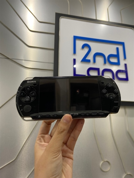 Máy chơi game PSP 3001 - Đã hack - Màu đen - Ngoại hình: 97% - Màn ám vàng - Body