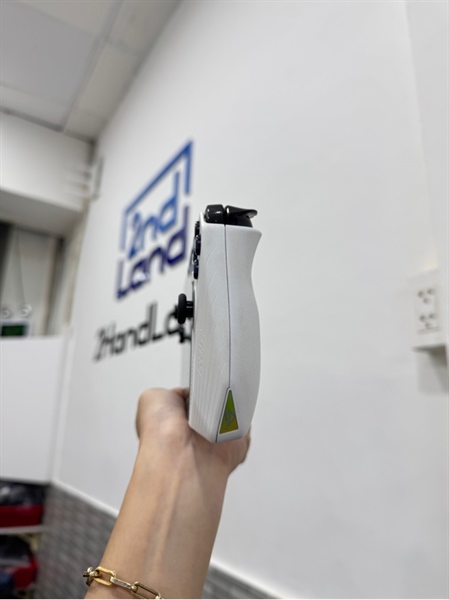 Máy chơi game ROG Ally RC71L - Ryzen Z1EXtreme - 16/512SSD - Màu trắng - Pin 85% - Ngoại hình 98% - Body, kèm sạc + túi 1