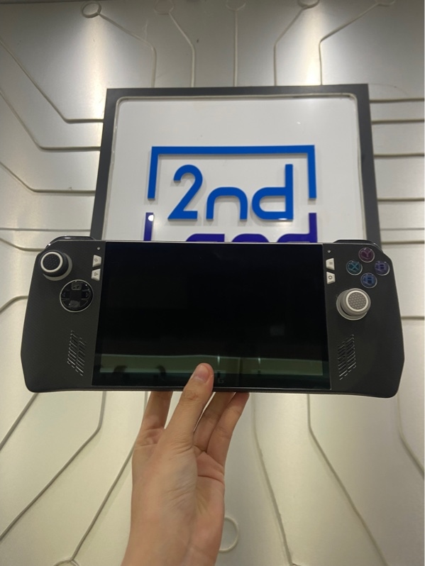 Máy chơi game ROG Ally z1 Extreme - Chip ADM Ryzen z1 Extreme - Ram 16/512 GB SSD - Màu Trắng( dán skin đen) - Ngoại hình: 98% - FullBox