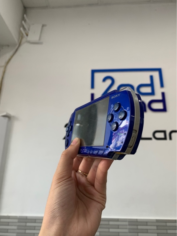 Máy chơi game Sony PSP 1000 - Đã hack - Màu xanh - Ngoại hình: 97% - Body, kèm thẻ nhớ 64GB