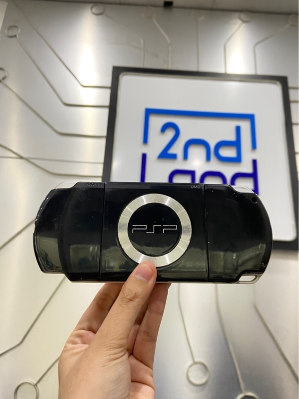 Máy chơi game Sony PSP 2000 - Màu đen - Ngoại hình: 96% - Xước mặt kính + thân + lưng - Kèm dây sạc