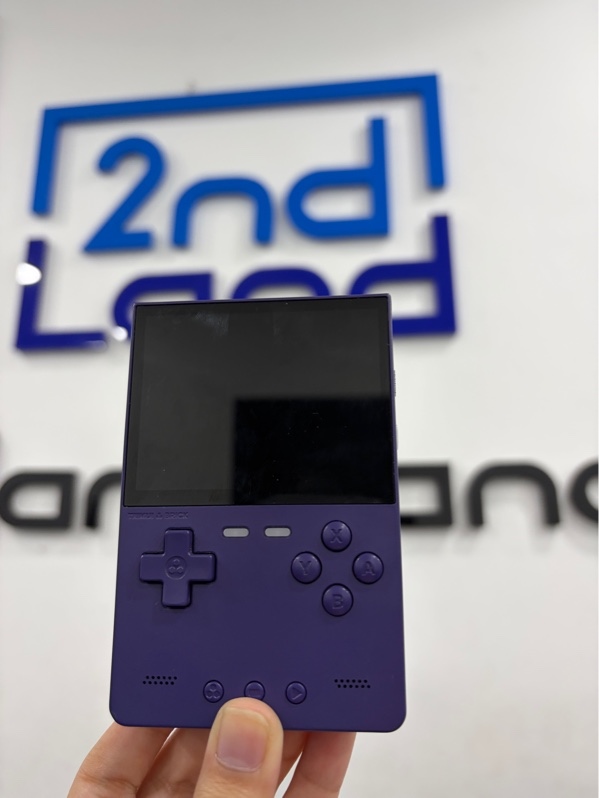 Máy chơi game Trimui Brick TG3040 - Màu tím - Ngoại hình 98% - Lỗi game PSP - Fullbox, kèm thẻ 64Gb