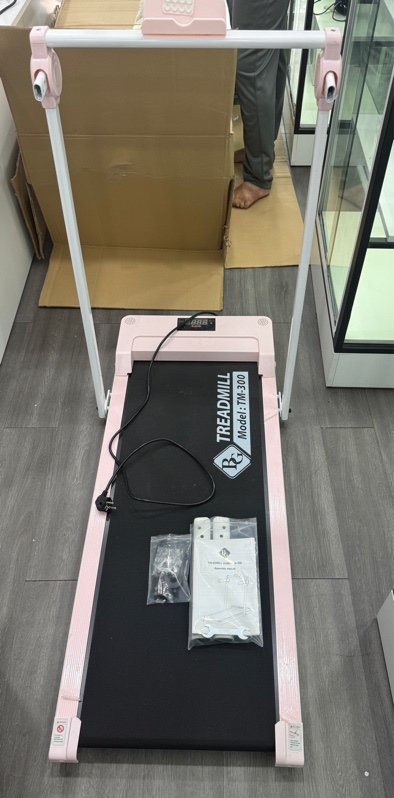 Máy đi bộ Treadmill TM-300 - Màu hồng - Ngoại hình 98% - xước sơn xíu - Kèm remote