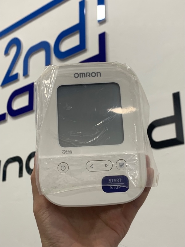Máy đo huyết áp Omron He-7156 - Màu trắng - Ngoại hình: 97% - Body
