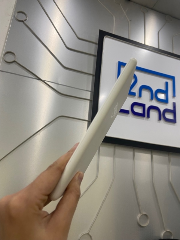 Máy đọc sách Amazon Kindle gen 8 - Firmware: 5.16.2.1.1 - 8GB - Màu trắng - Ngoại hình: 97% - Body