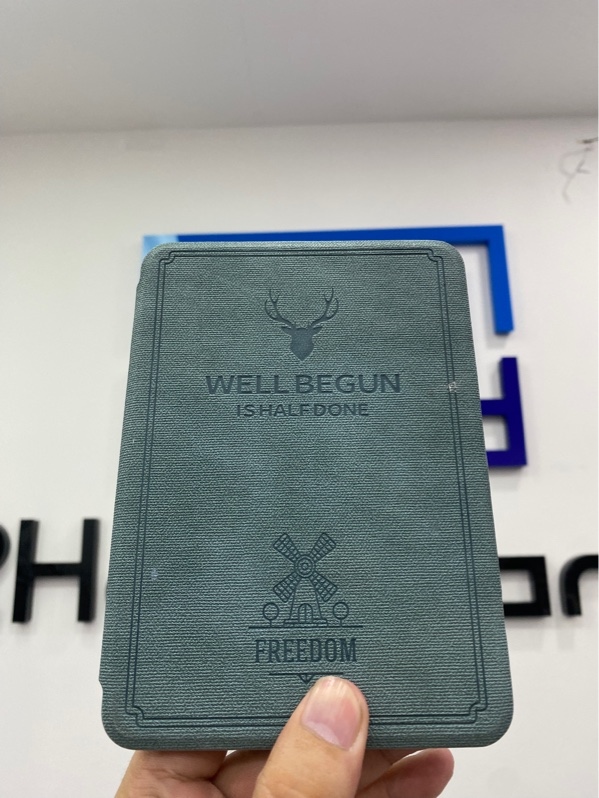 Máy đọc sách Kindle 10th Generation - Màu đen - Ngoại hình: 97% - Body