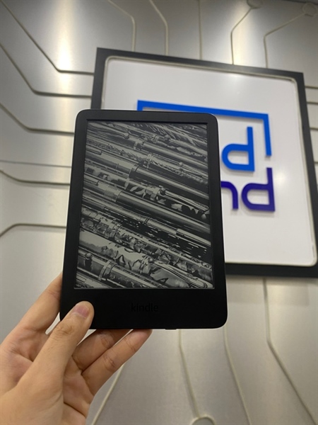 Máy đọc sách Kindle Gen 11 - Model C2V2L3 - 14GB - Firmware 5.16.21 - Màu đen - Ngoại hình: 98% - Body