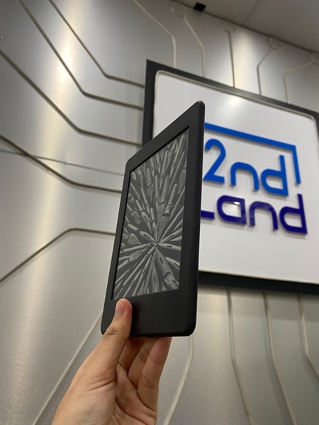 Máy đọc sách Kindle Gen 7 - Wifi - 3GB - Màu đen - Ngoại hình: 97% - Viền ám xanh, màn nhiều đốm phản quang nặng - Body 1