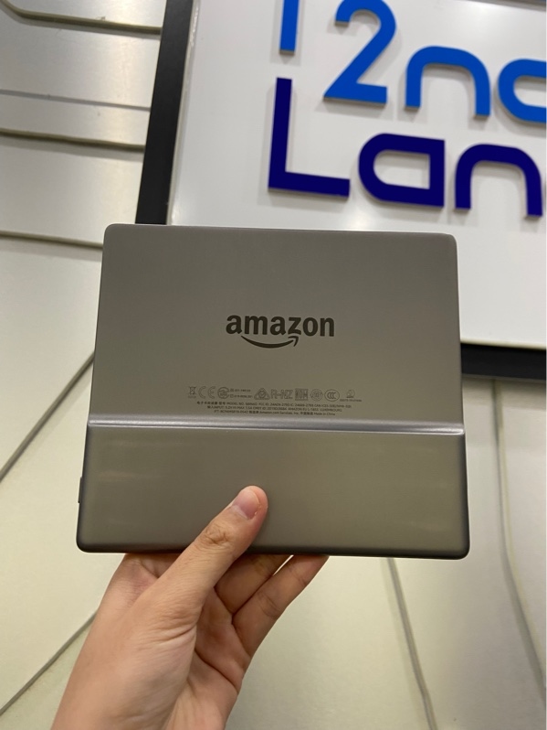 Máy đọc sách Kindle Oasis Gen 10 - Firmware : 5.18.2 - 8GB - Màu đen - Ngoại hình: 98% - Body