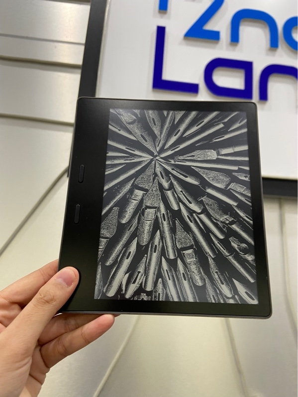 Máy đọc sách Kindle Oasis Gen 10 - Firmware : 5.18.2 - 8GB - Màu đen - Ngoại hình: 98% - Body