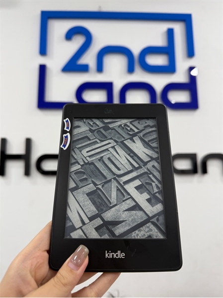 Máy đọc sách Kindle PaperWhite (6th generation) - 1.32GB - Màu đen - Ngoại hình 97% - Máy dán nhiều sticker - Body 2