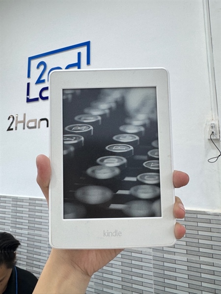Máy đọc sách Kindle PaperWhite Gen 3 (7th) - 4GB - Màu trắng - Ngoại hình 97% - Body 2