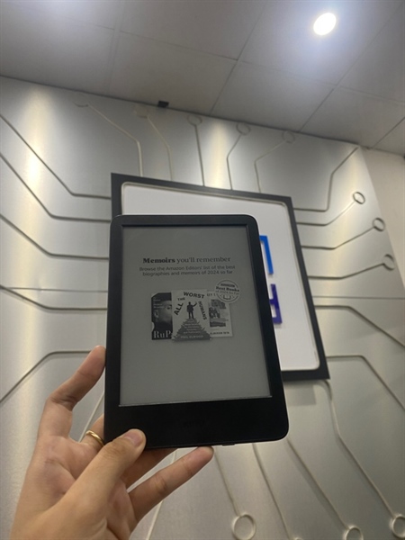 Máy đọc sách Kindle thế hệ 11 - Bản wifi - 16GB - Firmware 5.16 - Màu đen - Ngoại hình: 98% - Body - Kèm dây Kindle