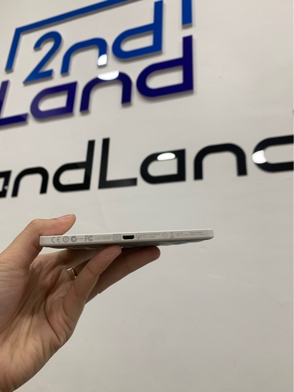 Máy đọc sách Kobo Touch N905 - 2GB - Màu trắng - Ngoại hình: 97% - Box