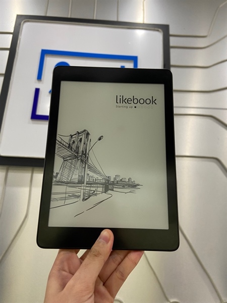 Máy đọc sách Likebook Ares Note K78 - Màu đen - Ngoại hình: 98% - Mặt lưng hằn dấu ốp - Kèm bút