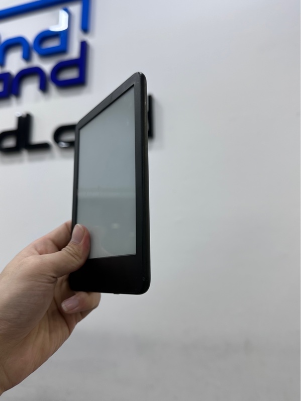 Máy đọc sách New Kindle Gen 11 2024 - 16GB - Màu đen - Ngoại hình 97% - Trầy lưng - Body