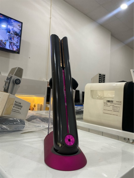 Máy duỗi tóc Dyson - Màu đen - Ngoại hình 97% - Kèm nguồn