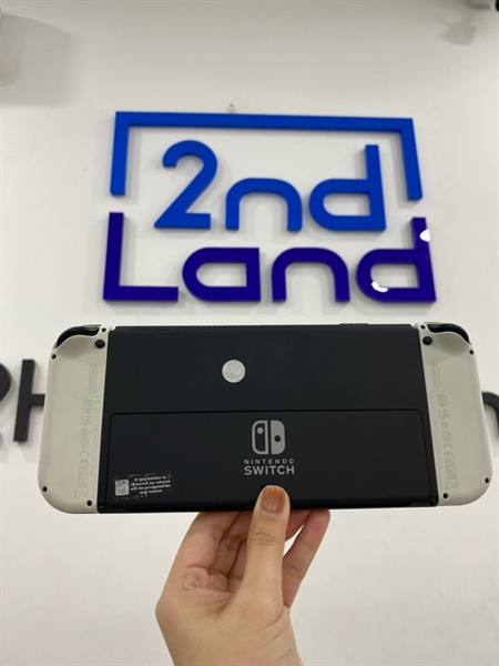 Máy game Nintendo Switch Oled - Đã hack HV Gaming - Màu trắng - Ngoại hình 97% - Joycons ố nhẹ , dock xuất hình hư - Kèm 1 hdmi , 1 sạc , 1 girp lớn , thẻ 128GB , 1 túi 2