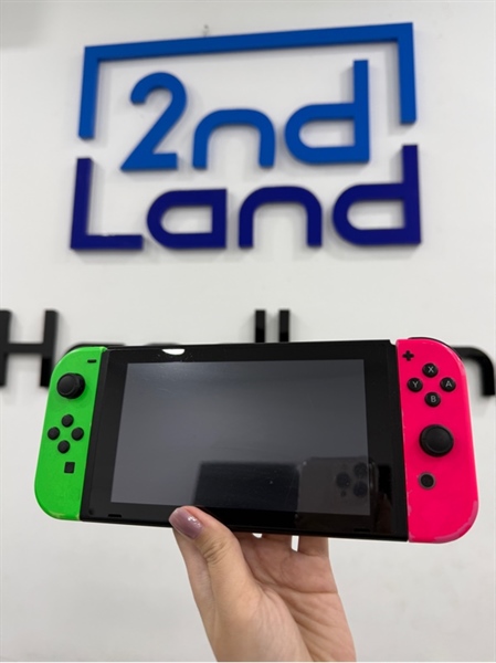 Máy game Nintendo Switch V1 - Chưa hack - Màu đen - Ngoại hình 96% - Màn ám vàng , màn trầy , joycon thay thế - Kèm Box , 1 dock , 1 sạc , 2 straps , HDMI 1