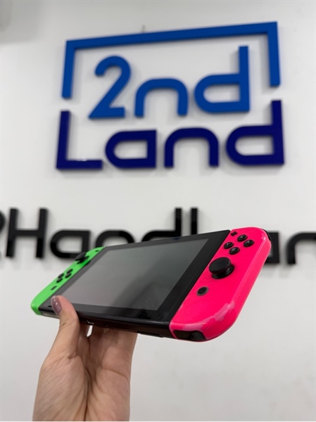 Máy game Nintendo Switch V1 - Chưa hack - Màu đen - Ngoại hình 96% - Màn ám vàng , màn trầy , joycon thay thế - Kèm Box , 1 dock , 1 sạc , 2 straps , HDMI 3