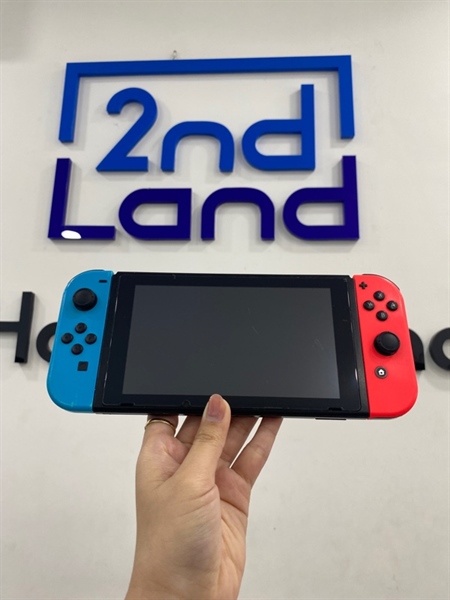 Máy game Nintendo Switch V2 - Đã hack - Màu đen - Ngoại hình 97% - còn host , màn ám vàng , máy trầy xước - Kèm túi, sạc , thẻ 64gb 1