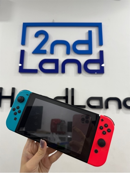 Máy game Nintendo Switch V2 - Đã hack - Màu neon - Ngoại hình 97% - Màn hồng , hở sáng viền , mặt lưng trầy - FullBox 2