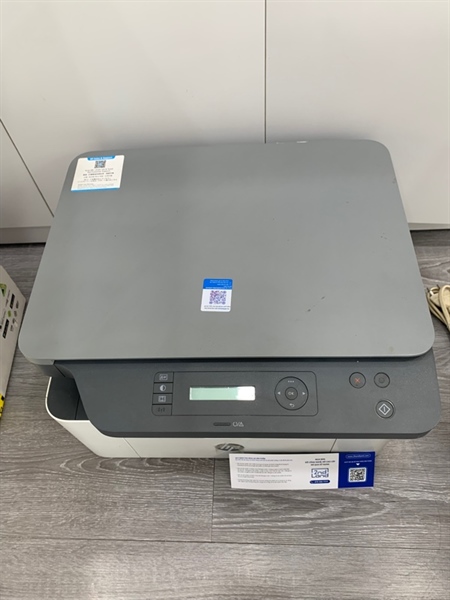 Máy in HP Laser MFP 135W - Màu trắng - Ngoại hình: 97% - Body, kèm nguồn dây kết nối 1