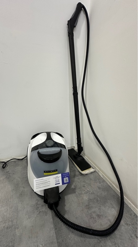 Máy làm sạch bằng hơi nước Karcher SC 5 - 2250W - Màu trắng - Ngoại hình 97% - Kèm vòi phun sàn + 1 đầu chà tròn + Bình chứa nước + Vòi xịt cầm tay + Khăn