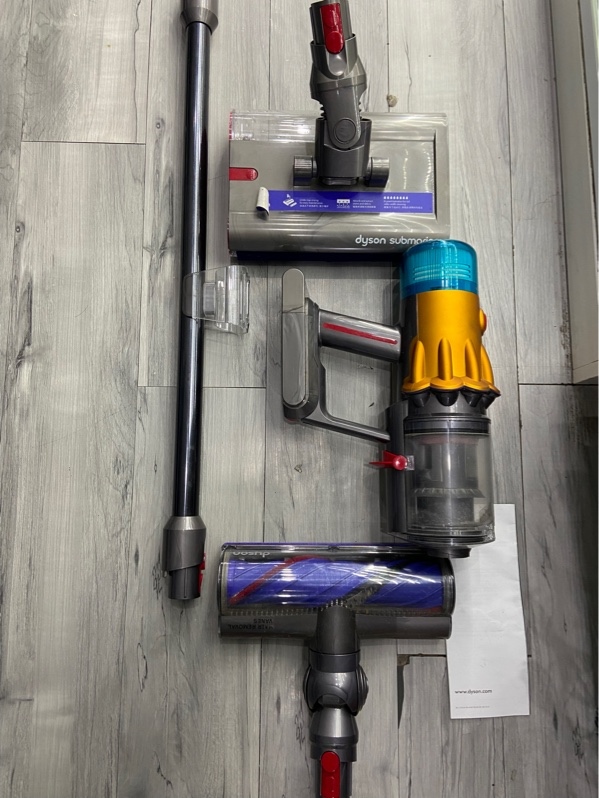 Máy Lau Nhà Hút Bụi Dyson V12s Detect Slim - Màu xám - Ngoại hình: 97% - Bụi dơ nhiều , trầy thân - Kèm Box + đủ phụ kiện